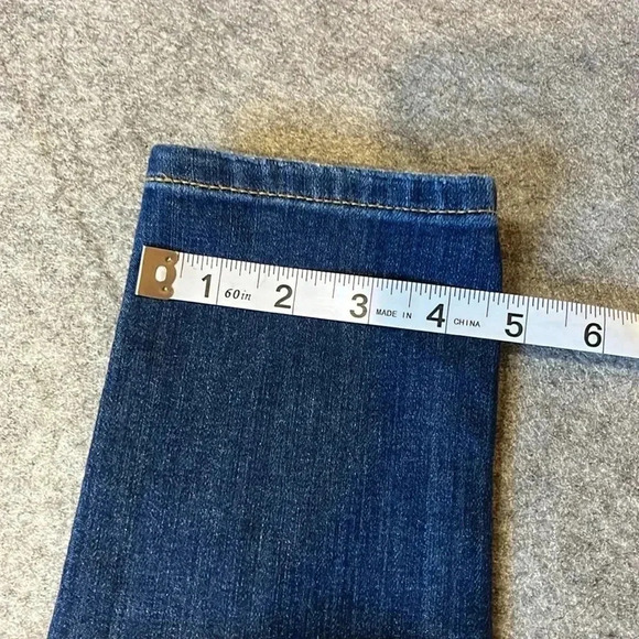 Joe's Jeans, The Icon Mid Rise Skinny. Size  26. - Picture 3 of 13